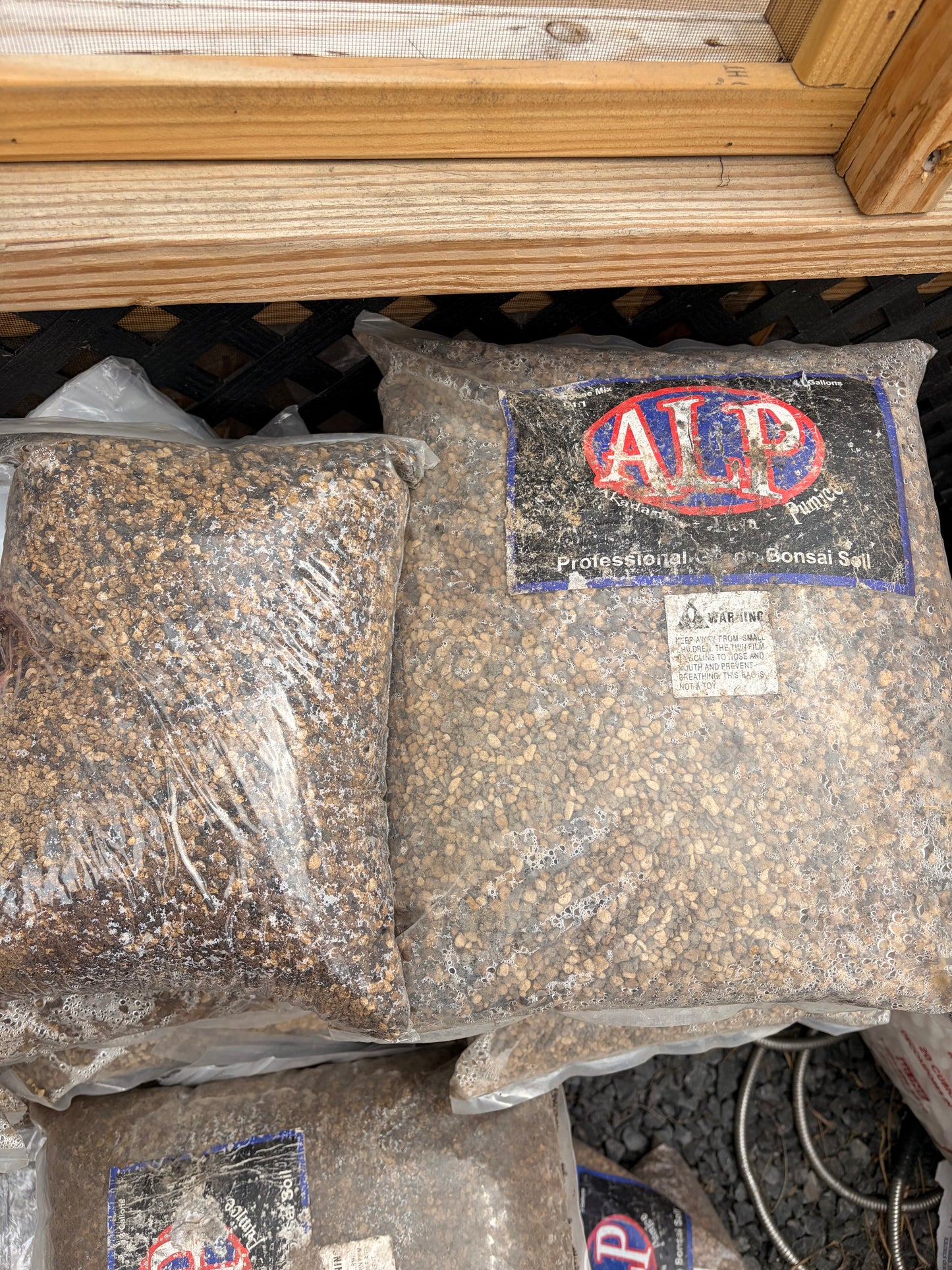 Akadama pumice lava mix full bag