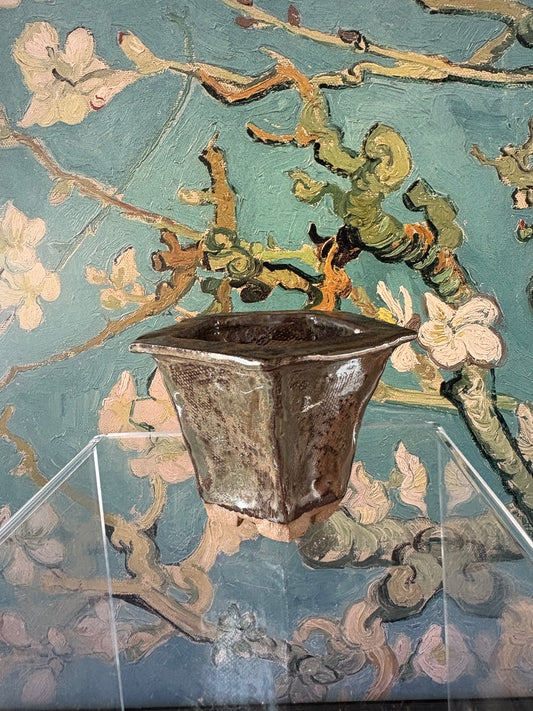 Deep green pot