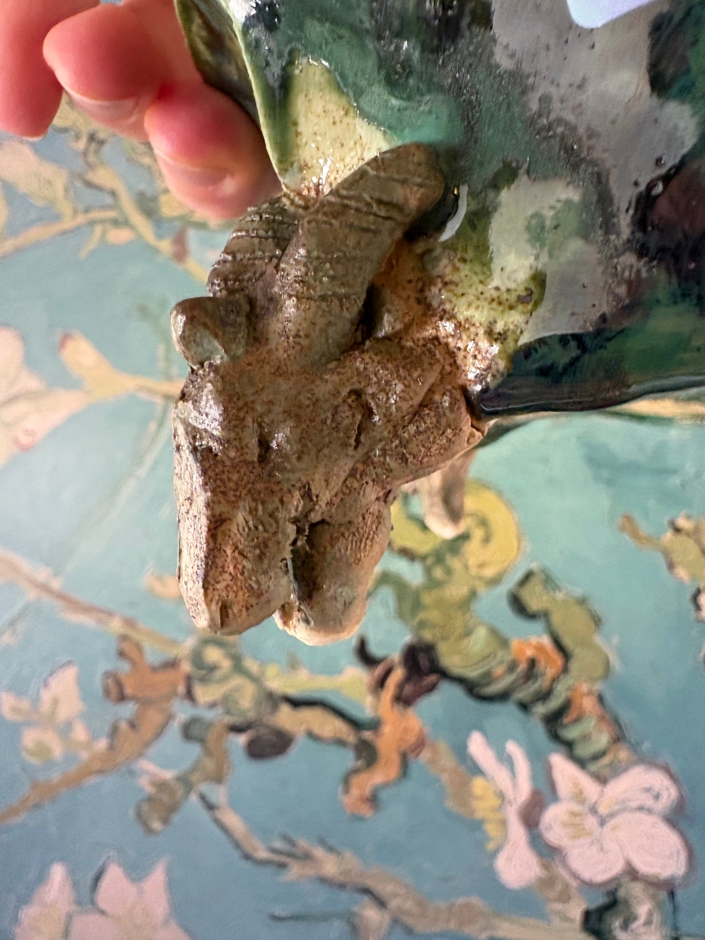 Dragon feet pot