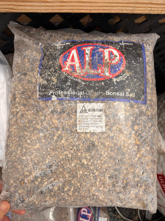 Akadama pumice lava mix half bag