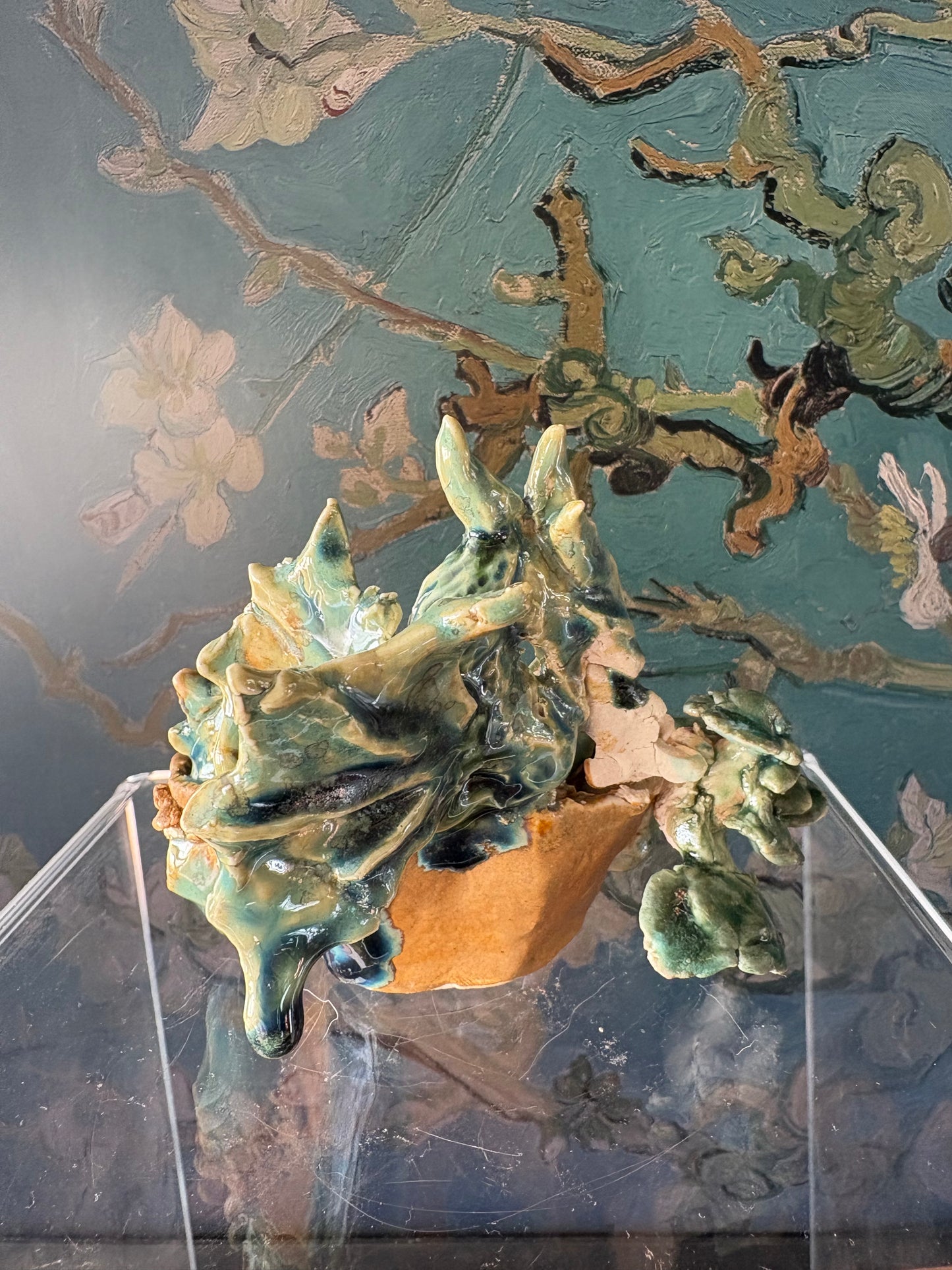 Dragon pot decor