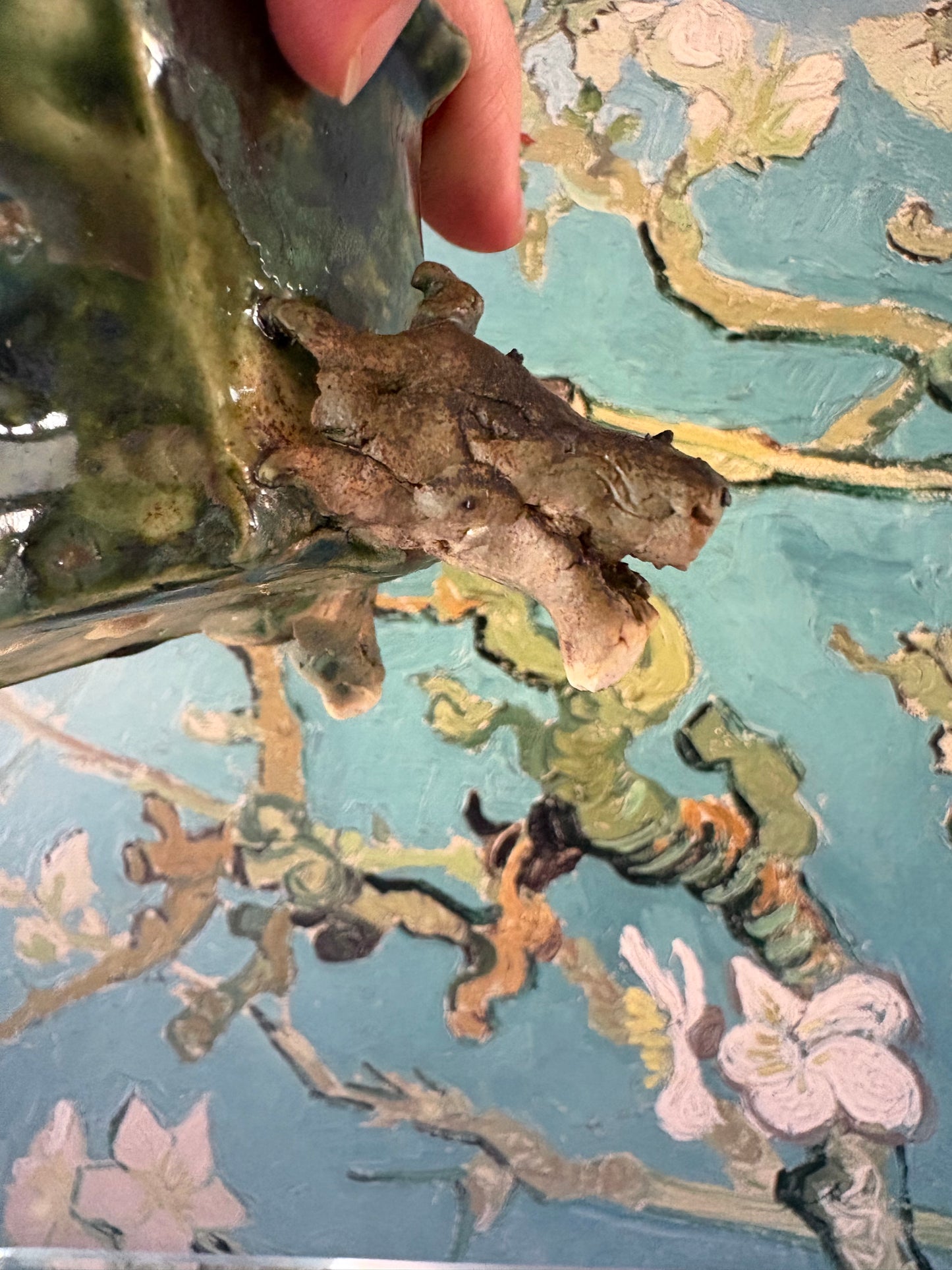 Dragon feet pot